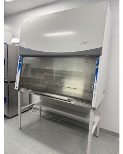 Labconco 5' Purifier Logic+ Class II A2 Biological Safety Cabinet + Stand